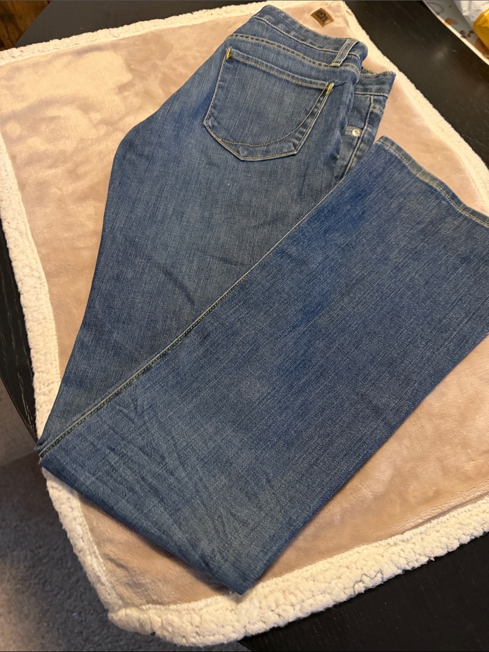 Women's Straight Leg Blue Jeans - Classic Denim